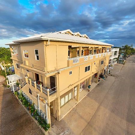 Louis' Apartments Placencia Ngoại thất bức ảnh