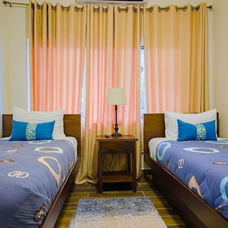 Louis' Apartments Placencia Ngoại thất bức ảnh
