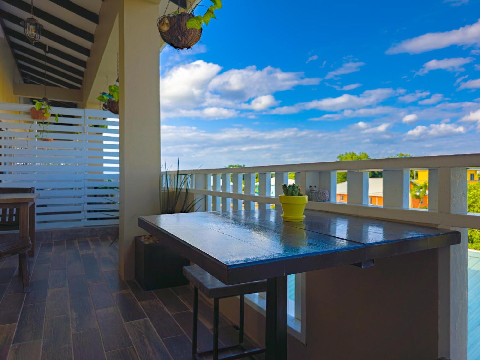 Louis' Apartments Placencia Ngoại thất bức ảnh