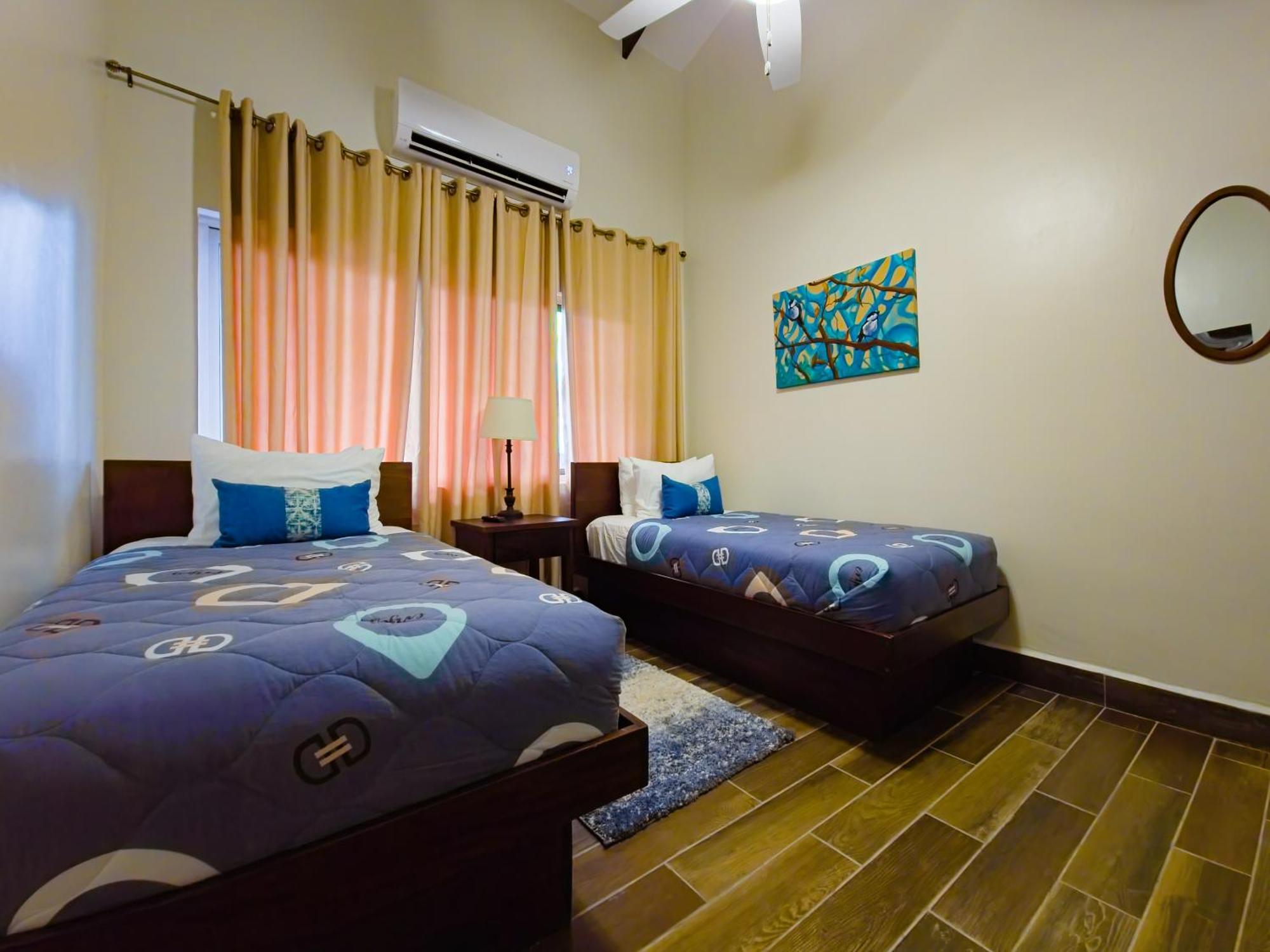 Louis' Apartments Placencia Ngoại thất bức ảnh