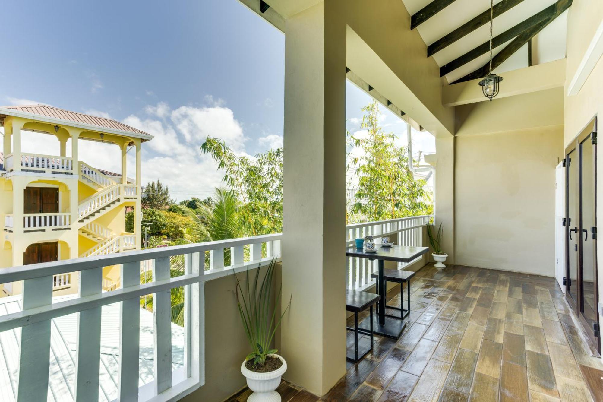 Louis' Apartments Placencia Ngoại thất bức ảnh
