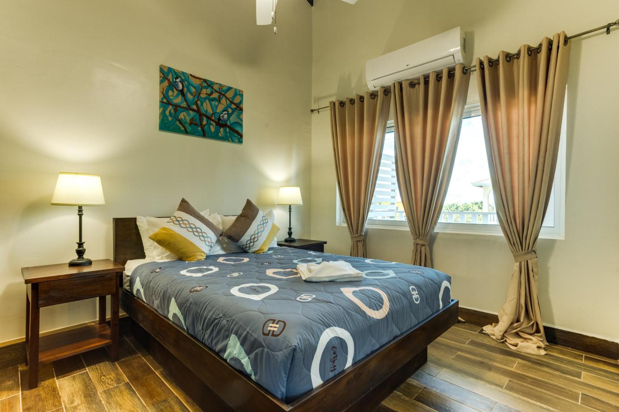 Louis' Apartments Placencia Ngoại thất bức ảnh