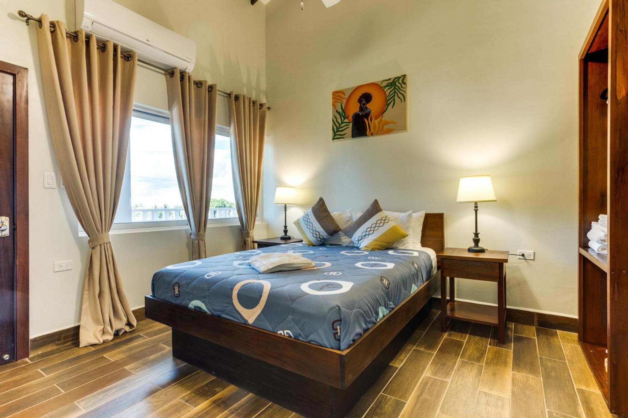 Louis' Apartments Placencia Ngoại thất bức ảnh