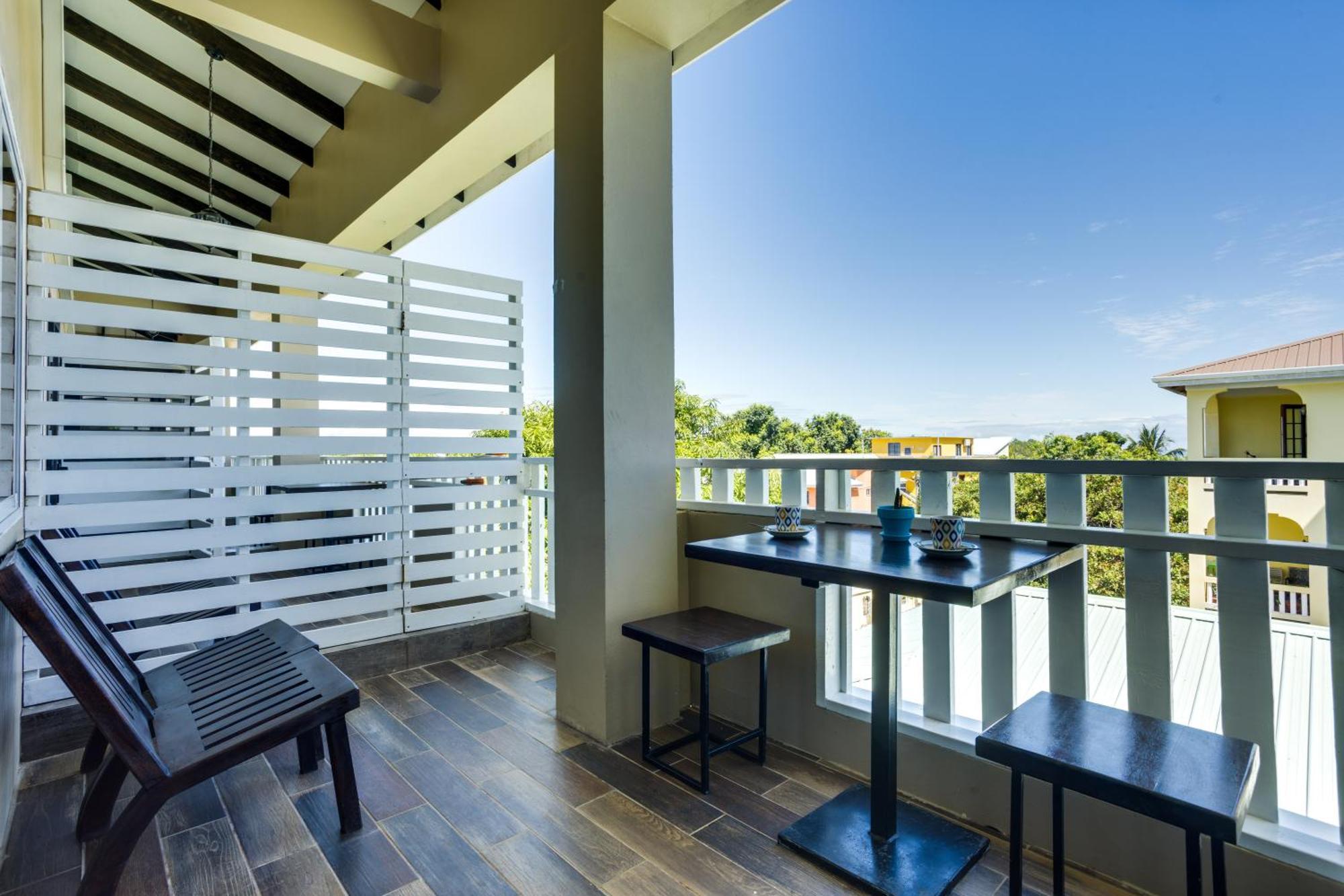 Louis' Apartments Placencia Ngoại thất bức ảnh